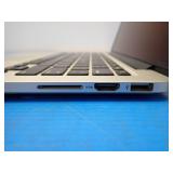 Apple MacBook Pro 12,1 A1502 // INTEL CORE I7-5557U 1.1 Ghz // 16GB DDR3 RAM // 500GB HD // 13.3" screen with 2560 x 1600 Resolution // Includes IOS and power adapter // green spots on the screen