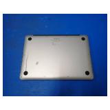 Apple MacBook Pro 12,1 A1502 // INTEL CORE I7-5557U 1.1 Ghz // 16GB DDR3 RAM // 500GB HD // 13.3" screen with 2560 x 1600 Resolution // Includes IOS and power adapter // green spots on the screen