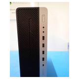 HP Elitedesk 800 G3 SFF // INTEL CORE I5-6500 3.2 Ghz // 16GB DDR4 RAM // 256GB HD // NO OS // Includes CAB-AC power cable // One USB in front broken