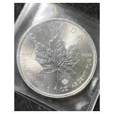 2019 CANADIAN MAPLE LEAF 1 TROY OZ .9999 FINE SILVER 2019 CANADIAN MAPLE LEAF 1 TROY OZ .9999 FINE SILVER