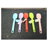 5 COOK WITH COLOR SILICONE SPOONS...