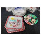 Miscellaneous disposable cups, plat...