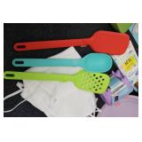 Miscellaneous kitchen/baking suppli...