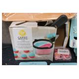 Miscellaneous kitchen/baking suppli...