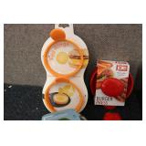 Kitchen gadgets egg rings, burger p...