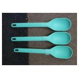 3 Silicone Serving Spoons...