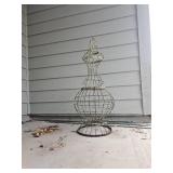 Décor Outdoor Wire Obelisk