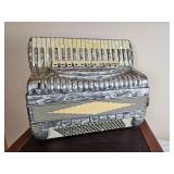 Pearl Gray Titano Accordion model 5814 60-70s