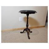 Mahogany Tri Foot Round Pedestal Side Table