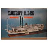 Scientific Robert E Lee Mississippi Steamboat Wood Ship Model Scientific Robert E Lee Mississippi Steamboat Wood Ship Model