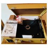 Crosley CR89 Stack-O-Matic Traveler Portable Turntable with Case Crosley CR89 Stack-O-Matic Traveler Portable Turntable with Case