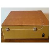 Crosley CR89 Stack-O-Matic Traveler Portable Turntable with Case Crosley CR89 Stack-O-Matic Traveler Portable Turntable with Case