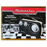 Studebaker SB2003BT Bluetooth Retro Portable AM/FM Radio Studebaker SB2003BT Bluetooth Retro Portable AM/FM Radio