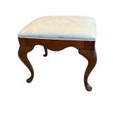 Upholstered Queen Anne Style Vanity Bench in Very Good Condition Upholstered Queen Anne Style Vanity Bench in Very Good Condition