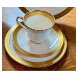 Mikasa Narumi Japan Bone China Harrow 2 Place Settings with Gold Trim Mikasa Narumi Japan Bone China Harrow 2 Place Settings with Gold Trim