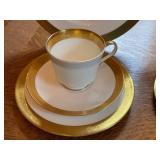 Mikasa Narumi Japan Bone China Harrow 2 Place Settings with Gold Trim Mikasa Narumi Japan Bone China Harrow 2 Place Settings with Gold Trim