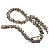 Sterling Silver 20 Inch Chain with Engraved Oval Locket Pendant Sterling Silver 20 Inch Chain with Engraved Oval Locket Pendant