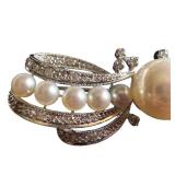 14K White Gold Brooch with Pearls and Diamonds 14K White Gold Brooch with Pearls and Diamonds