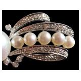 14K White Gold Brooch with Pearls and Diamonds 14K White Gold Brooch with Pearls and Diamonds