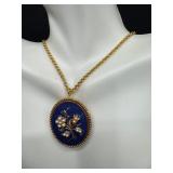 Metropolitan Museum of Art Omna USA Gold-Tone Necklace with Blue Pendant 20 Inch Chain Metropolitan Museum of Art Omna USA Gold-Tone Necklace with Blue Pendant 20 Inch Chain