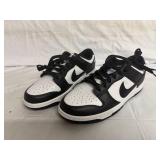 Nike Dunk Lows - Mens 7 Womens 8.5