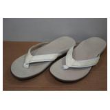 Vionic Tide Sandals - Size 8 Vionic Tide Sandals - Size 8