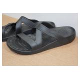 Nuusol Hailey Rubber Slides - Size 9 Nuusol Hailey Rubber Slides - Size 9