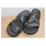 Nuusol Hailey Rubber Slides - Size 9 Nuusol Hailey Rubber Slides - Size 9