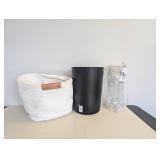 ASSORTED BATHROOM ITEMS ASSORTED BATHROOM ITEMS