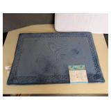 (3) ASSORTED BATHROOM GEL MATS (3) ASSORTED BATHROOM GEL MATS