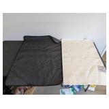 (2) BATHROOM RUGS (CHARCOAL + WHITE) (2) BATHROOM RUGS (CHARCOAL + WHITE)