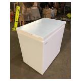 Vissani 7.0 cu. ft. Manual Defrost Chest Freezer with LED Light in White Garage Ready Damaged  Customer Returns See Pictures