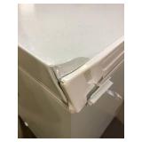 Vissani 5.0 cu. ft. Manual Defrost Chest Freezer with LED Light in White Garage Ready Damaged   Customer Returns See Pictures