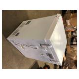 Vissani 5.0 cu. ft. Manual Defrost Chest Freezer with LED Light in White Garage Ready Damaged   Customer Returns See Pictures