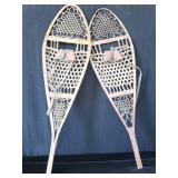 ANTIQUE / ALMOST ANTIQUE LUND SNOWSHOES