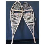 ANTIQUE / ALMOST ANTIQUE LUND SNOWSHOES