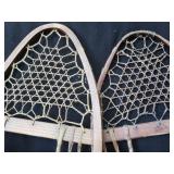 ANTIQUE / ALMOST ANTIQUE LUND SNOWSHOES