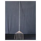 7 TINE VINTAGE METAL SPEAR