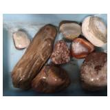 8 ASSORTED AGATES