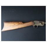 ANTIQUE / VINTAGE? MERIDEN MODEL 15 WALL HANGER