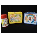 2 VINTAGE LUNCHBOXES AND 1 THERMOS.