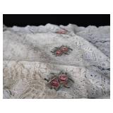 VINTAGE / ANTIQUE? DOILIES AND MORE