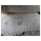VINTAGE / ANTIQUE? DOILIES AND MORE