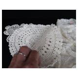 VINTAGE / ANTIQUE? DOILIES AND MORE