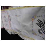 VINTAGE / ANTIQUE? DOILIES AND MORE
