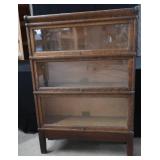 HIGHLY COLLECTIBLE ANTIQUE BARRISTERS BOOK CASE