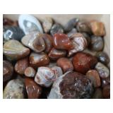 POLISHED AGATES PLUS VINTAGE CIGAR BOX.