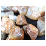 POLISHED AGATES PLUS VINTAGE CIGAR BOX.