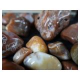 POLISHED AGATES PLUS VINTAGE CIGAR BOX.