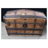 ANTIQUE DOME TOP / HUMP TOP TRUNK
